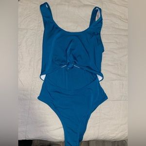 One piece swim suit
